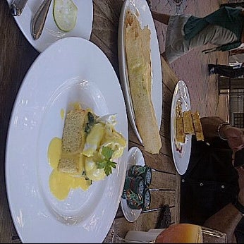 รูปภาพถ่ายที่ Mint Restaurant โดย Claudine S. เมื่อ 3/28/2012