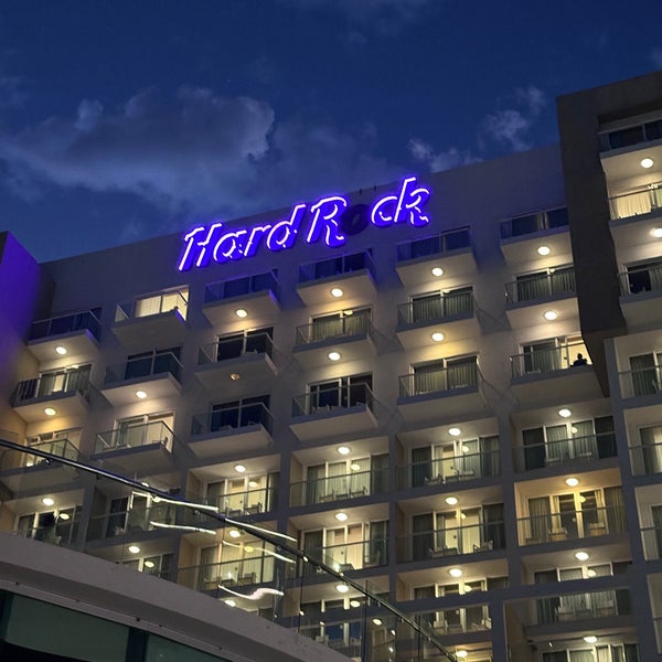 Снимок сделан в Hard Rock Hotel Cancún пользователем Ginna P. 12/31/2023