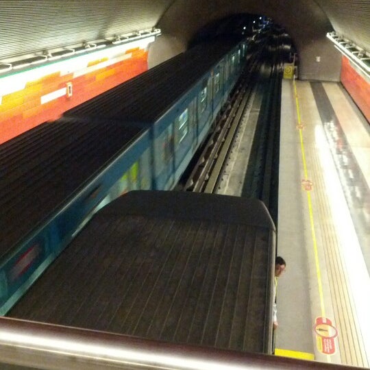 Photo taken at Metro Blanqueado by Jorge K. on 12/11/2012