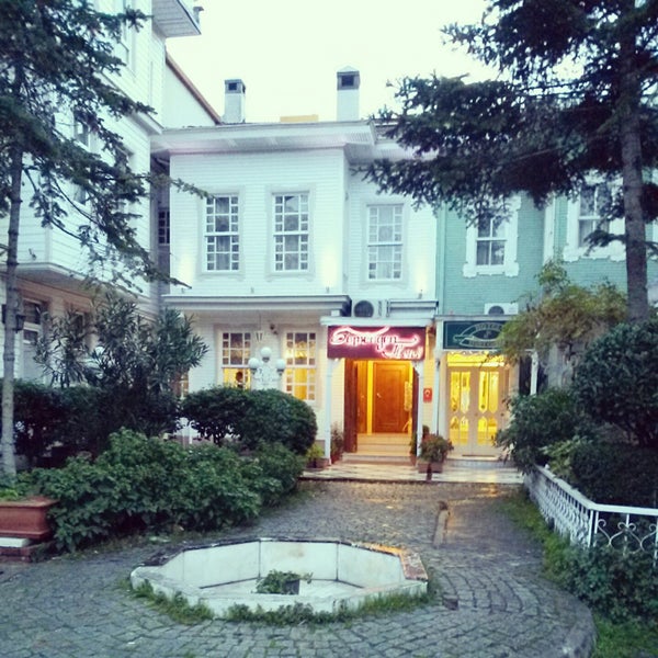 Foto scattata a Hotel Sümengen da Kerem E. il 12/4/2014