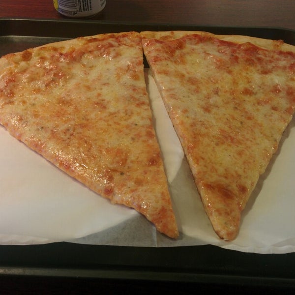 Foto scattata a Previti Pizza da Emilio il 5/22/2014