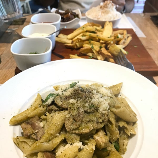 8/15/2019 tarihinde Minoo A.ziyaretçi tarafından Pich Restaurant | رستوران پیچ'de çekilen fotoğraf