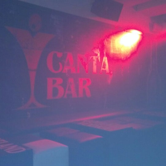 Photo prise au Canta Bar 2.0 par Aime C. le10/26/2014