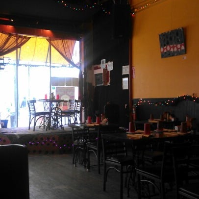 1/21/2013 tarihinde David D.ziyaretçi tarafından The Middle East Restaurant'de çekilen fotoğraf