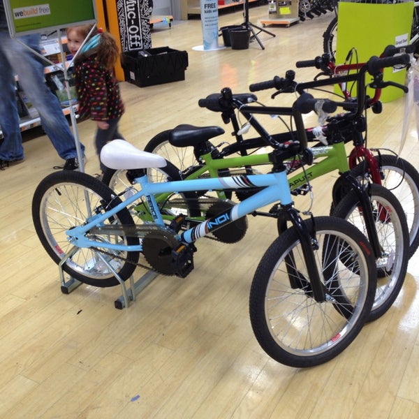 women's city bike with basket