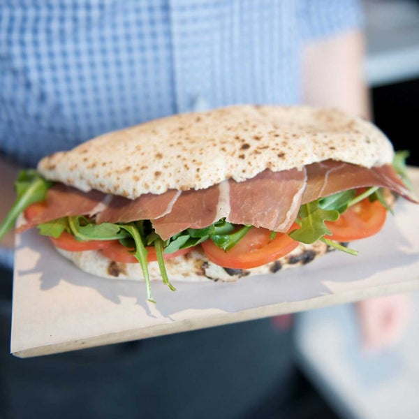 Red Tomato Pizzeria in East Norwich