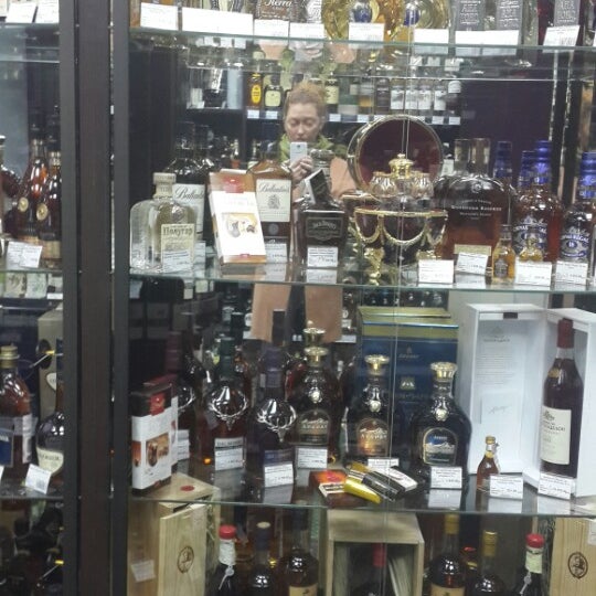 23. Bravo ростов. Браво ростов на дону. Bravo ростов. Ювелирный магазин роберто браво.