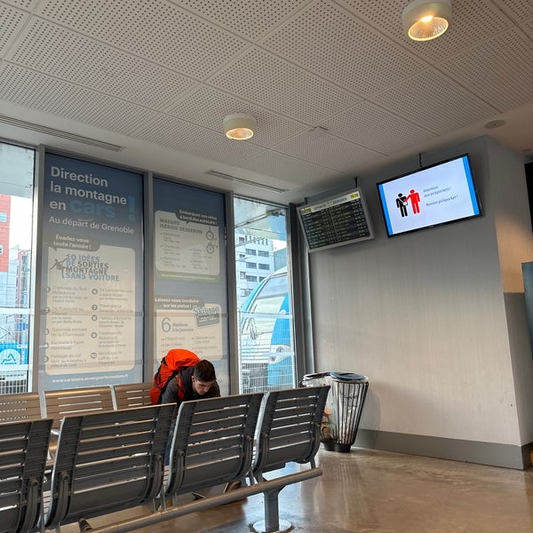 Gare Routière de Grenoble - Bus Station in Europole
