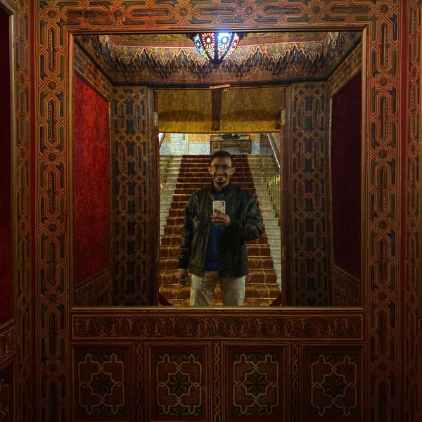 Das Foto wurde bei Hotel Alhambra Palace von Albaraa B. am 11/30/2019 aufgenommen