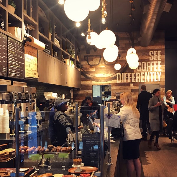 11/7/2017 tarihinde Taisiia I.ziyaretçi tarafından Gregorys Coffee'de çekilen fotoğraf