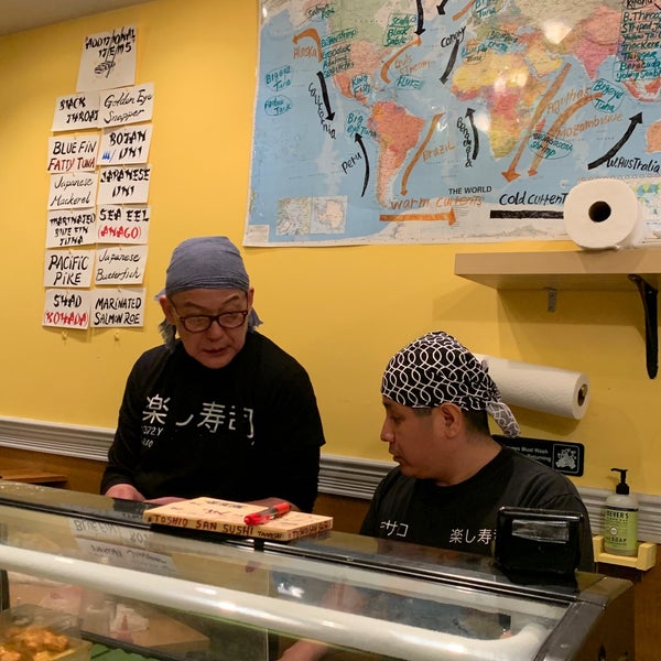 Foto scattata a Tanoshi Sushi da Taisiia I. il 11/20/2019