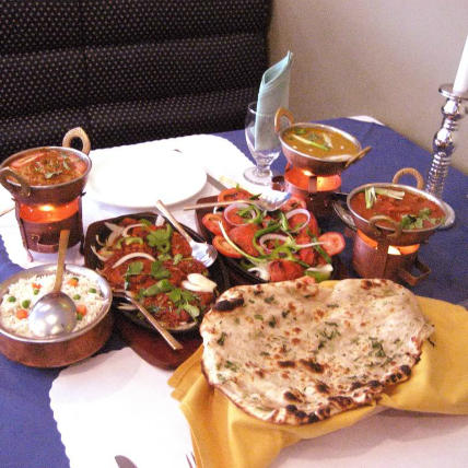 Foto tomada en Mezbaan Bar &amp; Indian Cuisine  por Mezbaan Bar &amp; Indian Cuisine el 7/17/2013
