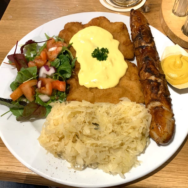 If you are looking for wurst & schnitzel this is your place, get the combo platter for the full German experience