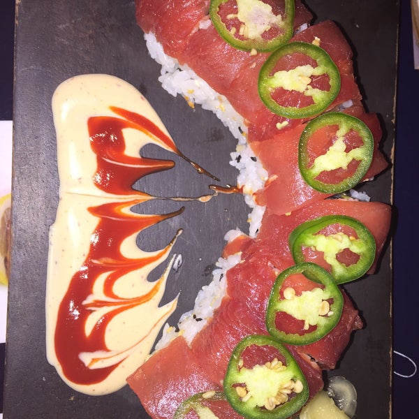 Foto tirada no(a) Tampopo - Sushi Bar por Marina V. em 2/24/2015