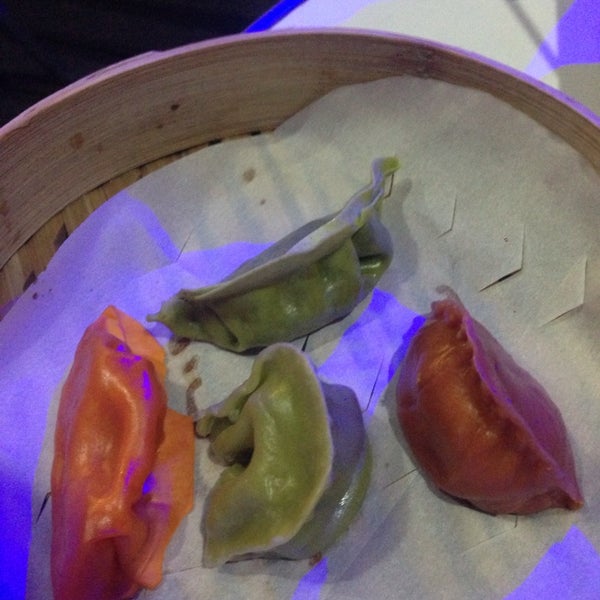 Das Foto wurde bei Tampopo - Sushi Bar von Marina V. am 6/26/2014 aufgenommen