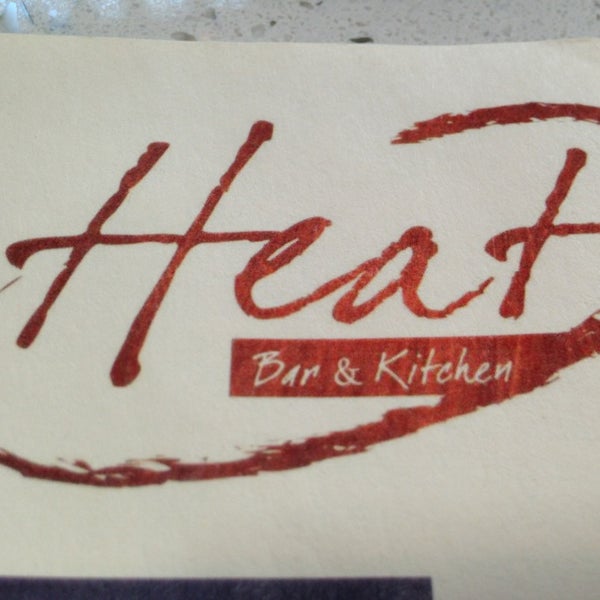 8/15/2013 tarihinde Terry S.ziyaretçi tarafından Heat Bar &amp; Kitchen'de çekilen fotoğraf