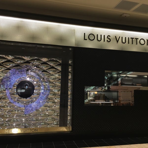 LOUIS VUITTON PITTSBURGH ROSS PARK - 16 Photos & 21 Reviews - 1000 Ross  Park Mall Drive Lower Level, Pittsburgh, Pennsylvania - Leather Goods -  Phone Number - Yelp