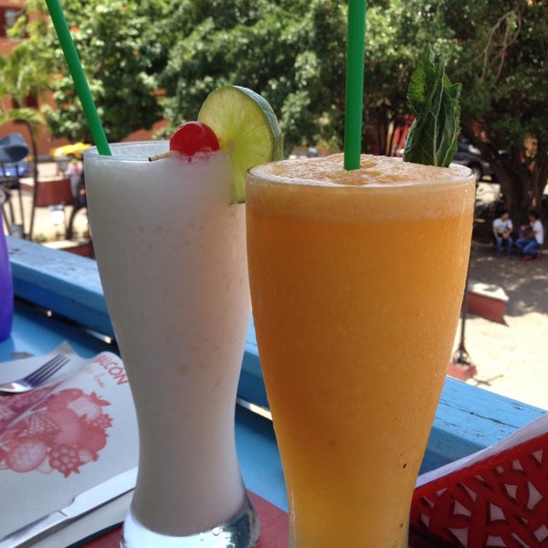 8/26/2014 tarihinde Elizabeth C.ziyaretçi tarafından El Balcón Eat Drink Love'de çekilen fotoğraf