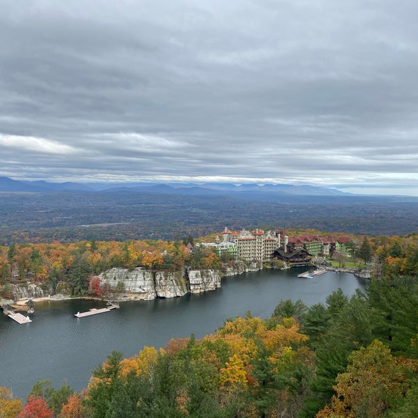 Photo taken at Mohonk Mountain House by Lisa K. on 10/28/2021