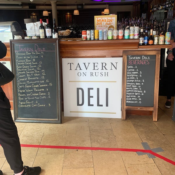 5/22/2020 tarihinde Rachel A.ziyaretçi tarafından Tavern on Rush'de çekilen fotoğraf