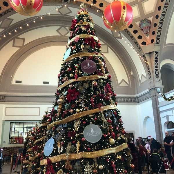 Photo taken at Chattanooga Choo Choo by Kelly L. on 12/14/2019
