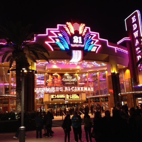 Fotos bei Regal Edwards Irvine Spectrum ScreenX, 4DX, IMAX, RPX & VIP