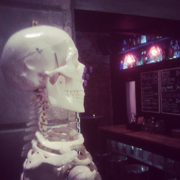 รูปภาพถ่ายที่ Bar El Trece โดย metya เมื่อ 8/1/2013