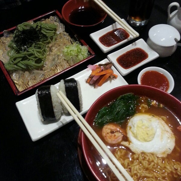 Photo taken at Fuji Japanese Restaurant &amp; Sushi Bar by Amimizu on 12/13/2013
