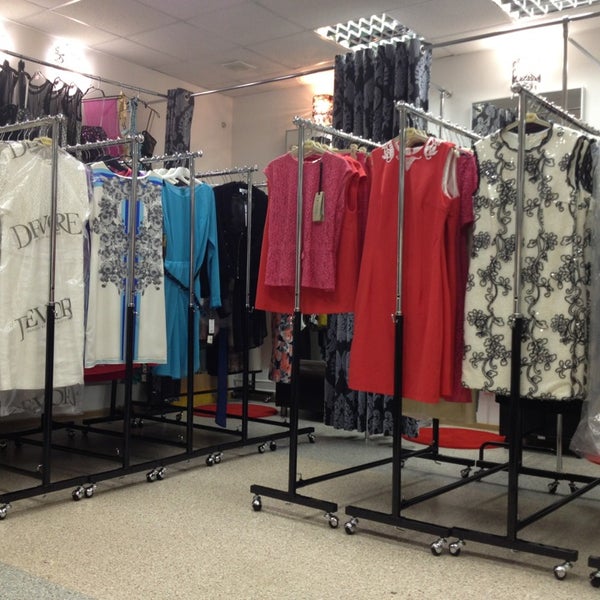 avenue women's store