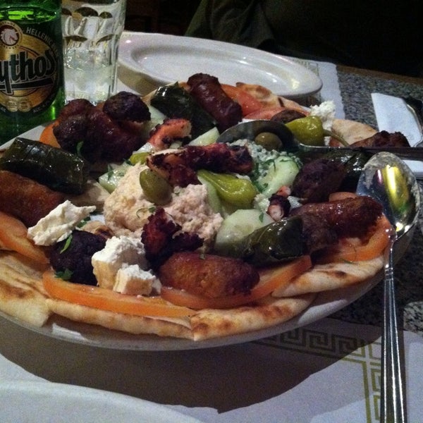 3/2/2014 tarihinde Michelle G.ziyaretçi tarafından Uncle Nick&#39;s Greek Cuisine'de çekilen fotoğraf