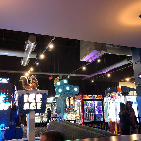 Photo taken at Dave &amp; Buster&#39;s by Heidi J. on 3/12/2018