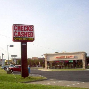 Photo prise au Atlanta Check Cashers, Inc par Atlanta Check Cashers, Inc le7/19/2013
