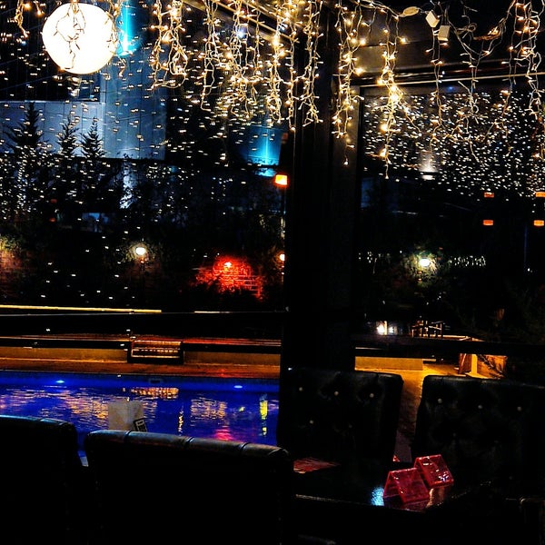 Foto tirada no(a) Pool Pub por Ugur O. em 12/30/2022
