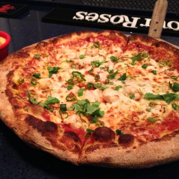 Rock pizza. Bluebird пицца. Пицца нью йоркер пицца хат. Пицца нью йоркер пицца хат. Пицца три богатыря.