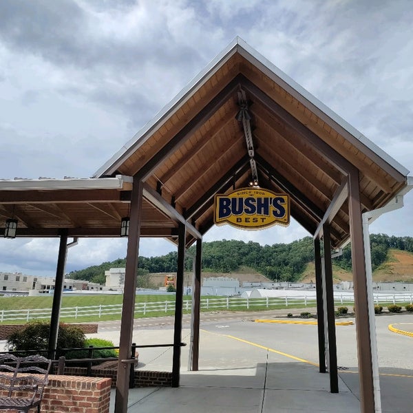 Photo taken at Bush&#39;s Baked Beans Visitor Center by ERIC on 8/16/2021