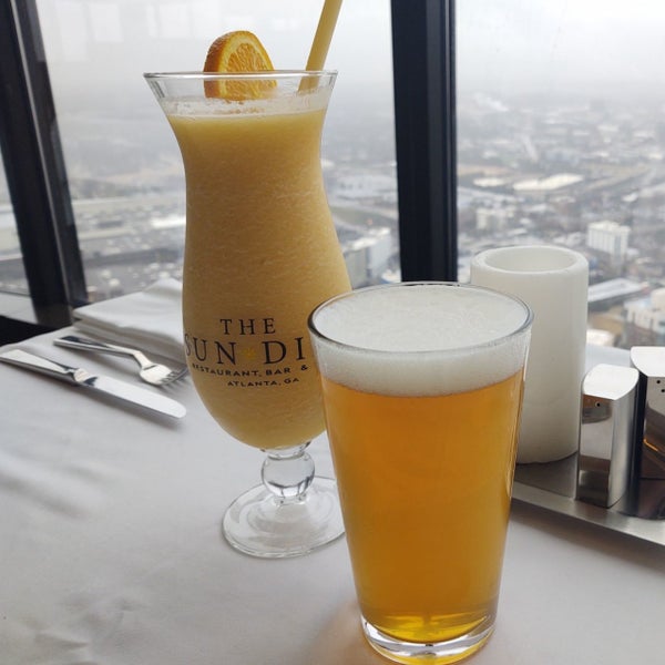 Photo taken at Sun Dial Restaurant, Bar &amp; View by ERIC on 2/20/2020