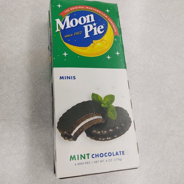 Moon pie