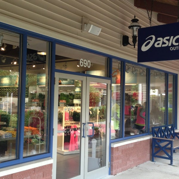 saucony factory outlet wrentham
