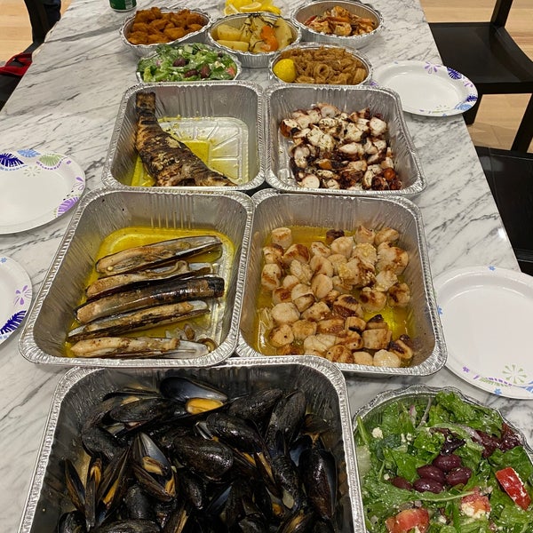 Foto scattata a Astoria Seafood da Alison A. il 6/12/2021