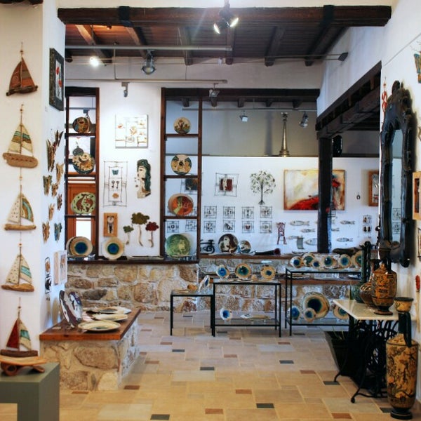 Foto tomada en Artistic Village Contemporary Art (Art Gallery &amp; Museum of Ceramic Art)  por Giannis S. el 6/3/2014