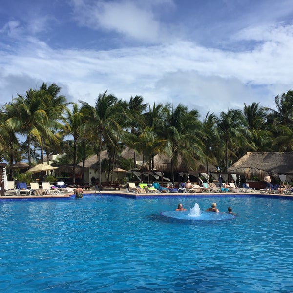 Das Foto wurde bei El Dorado Royale Spa Resort Riviera Maya von Faxe A. am 5/17/2018 aufgenommen