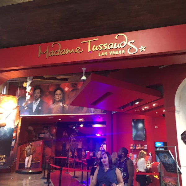 Photo taken at Madame Tussauds Las Vegas by Ana Lilia R. on 3/28/2017