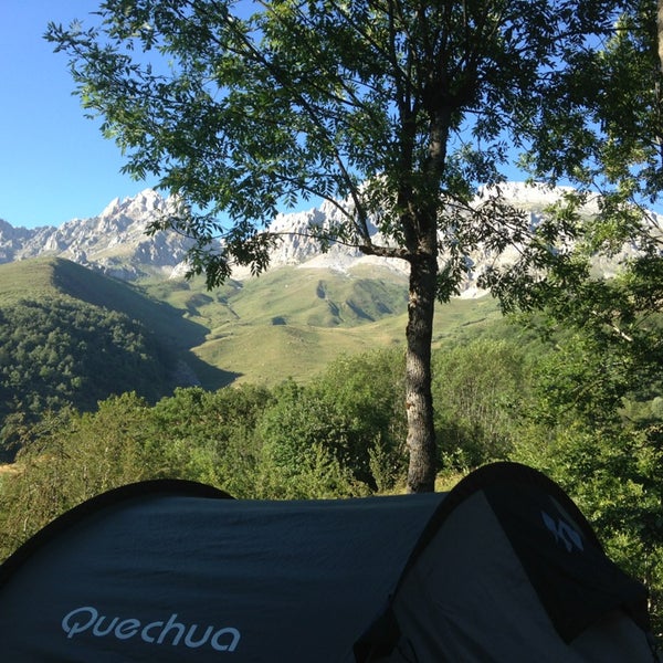 8/9/2013 tarihinde Mariángeles F.ziyaretçi tarafından Camping El Cares Picos de Europa'de çekilen fotoğraf