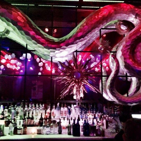 3/13/2014に@anisberriesがSurrender Nightclubで撮った写真