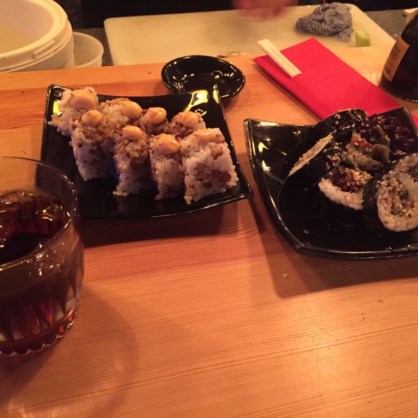 Foto tomada en PATERA cocktail &amp; sushi bar  por Surachart U. el 7/24/2015