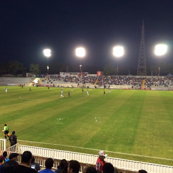 รูปภาพถ่ายที่ Estadio Altamira โดย Gabriel g. เมื่อ 1/12/2014