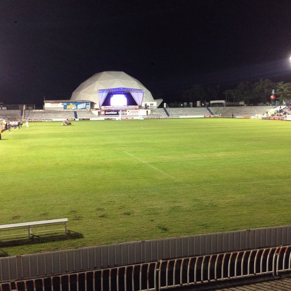 รูปภาพถ่ายที่ Estadio Altamira โดย Gabriel g. เมื่อ 11/3/2013