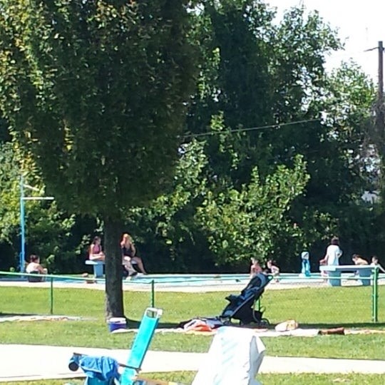 Palisades Park Swim Club Bergen에서 수영장일에서의 사진