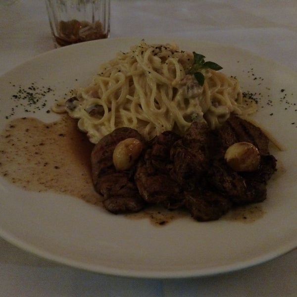 Filet mignon com Spaghetti à Carbonara, meu preferido. Na minha opinião, a melhor casa de massas da região, ambiente aconchegante, pratos saborosos e preço justo.
