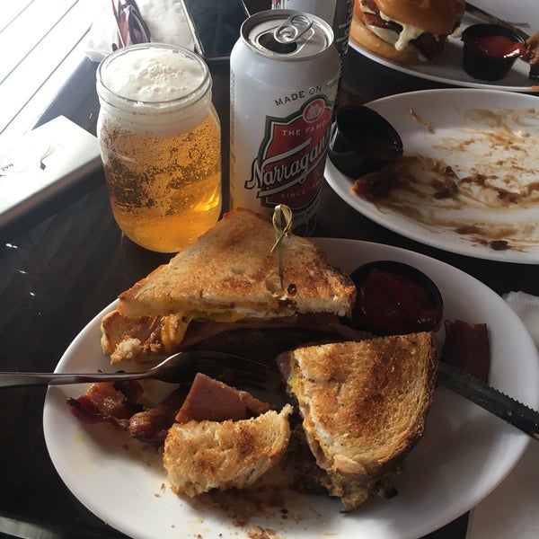 Photo taken at Left Bank Burger Bar by Naz A. on 4/7/2018